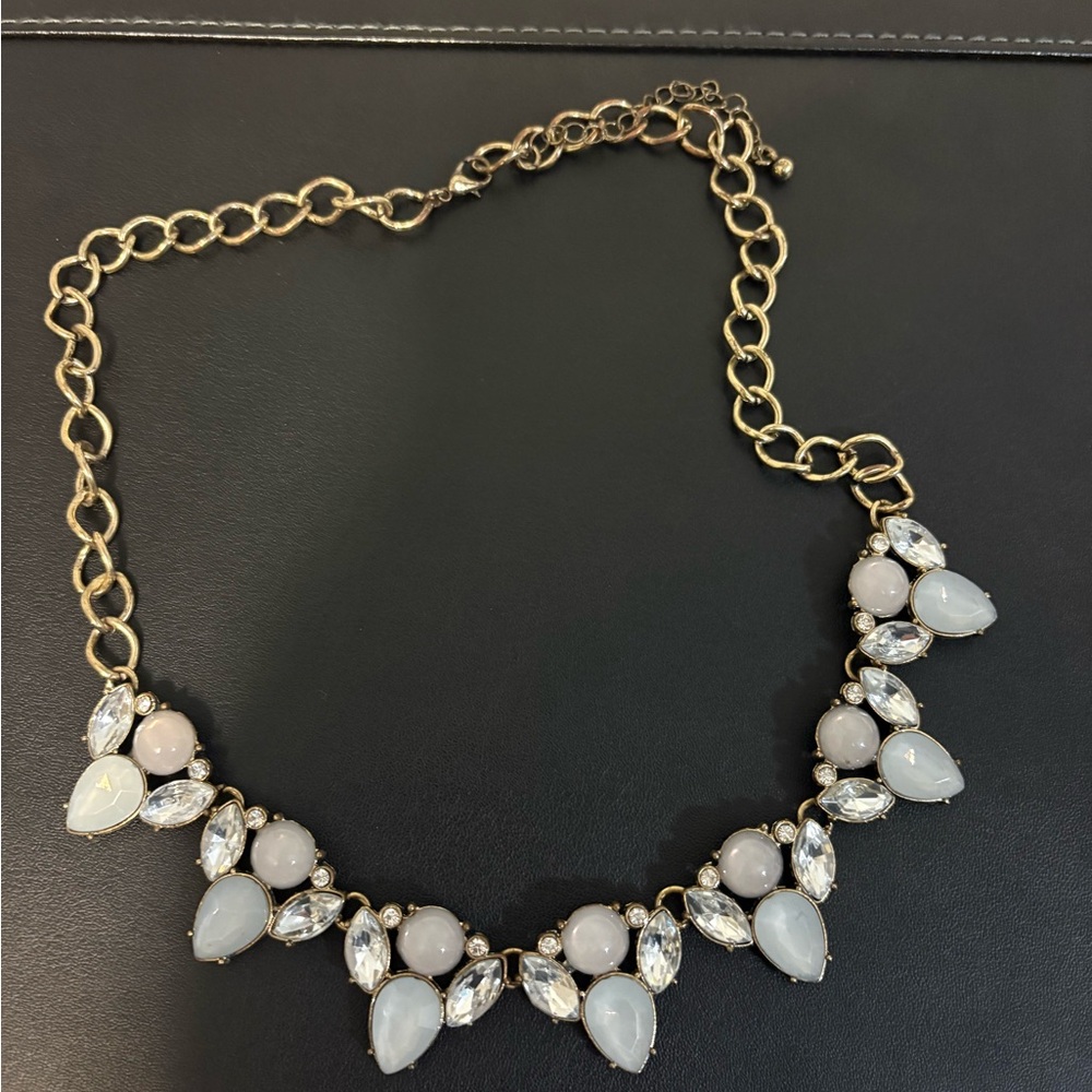Costume jewelry, Chic Gold and White Teardrop Necklace